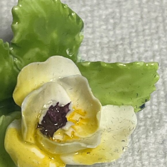 VTG ONE Adderley Floral Bone China Place-Name Card Holder Yellow England 1.5" - Picture 11 of 14